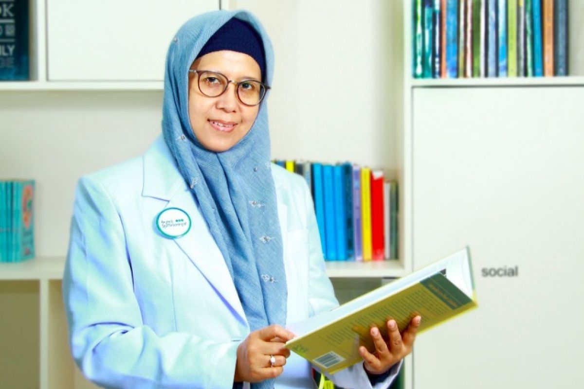 dr Uyik, Emban Misi Sosial Tolong Penderita Katarak