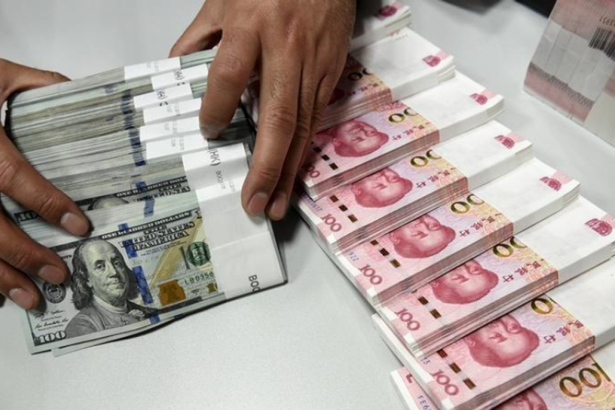 Yuan China menguat 2 basis poin, masih di atas 7 terhadap dolar