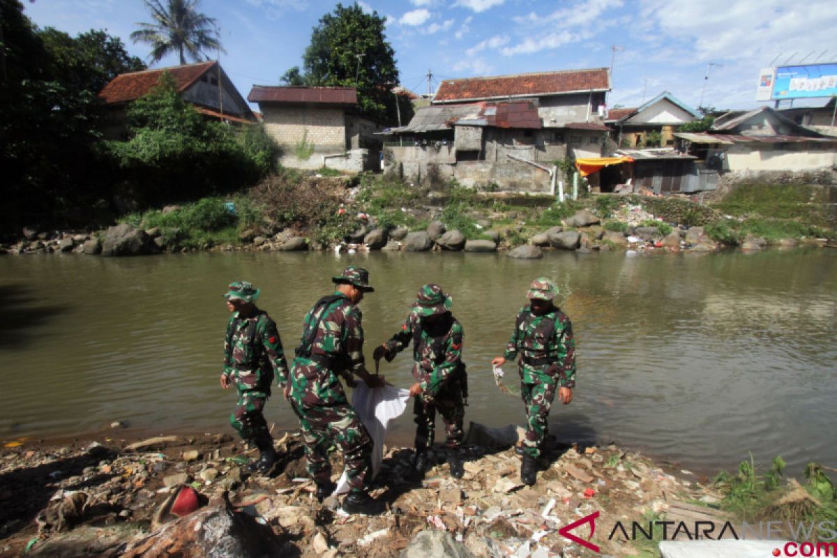 Buru pembuang sampah di sungai, Pemkot Bogor bentuk Satgas Ciliwung