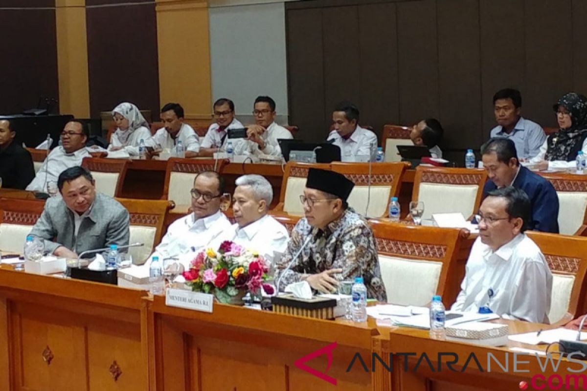 Nilai biaya haji batal pakai dolar