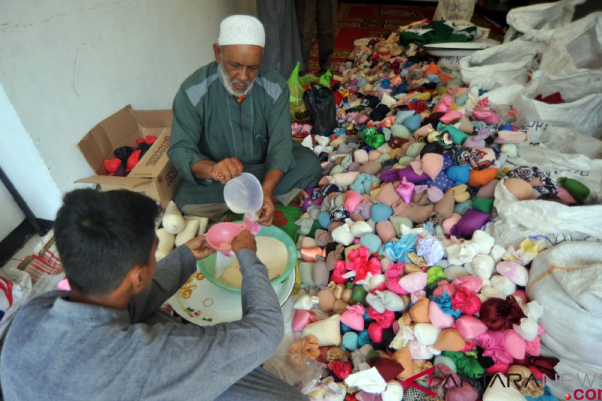 Merebut keberkahan lewat tradisi serak gulo