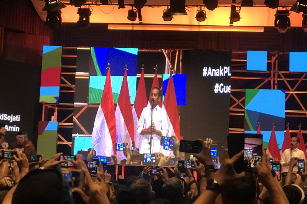 Jokowi kaget dapat dukungan dari para alumni sekolah Sandiaga