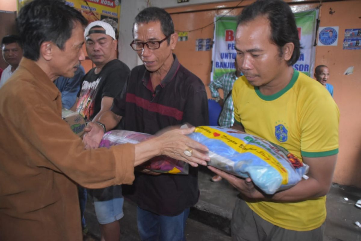 Pemkab Gorontalo Bawa Bantuan Korban Banjir Manado