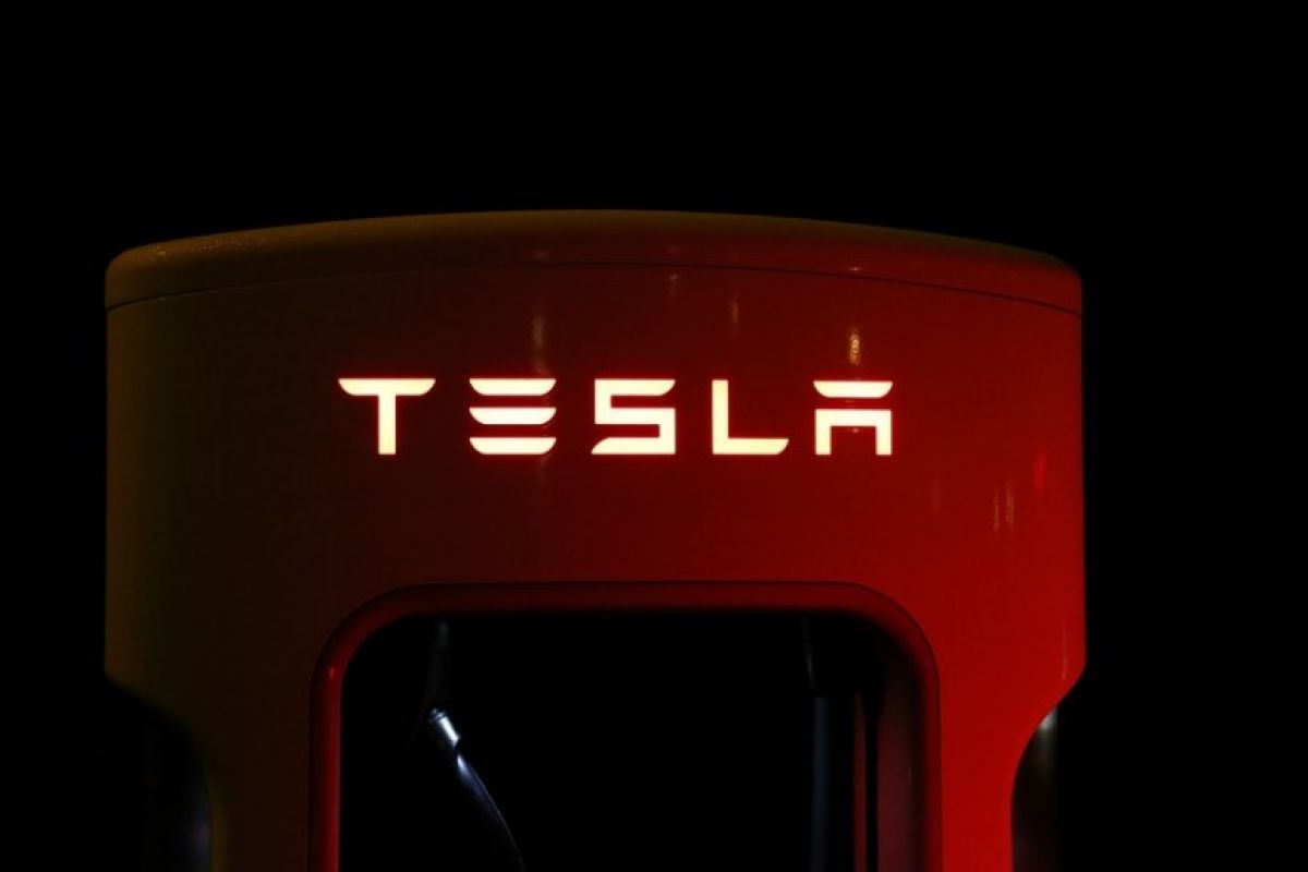 Tesla beli perusahaan baterai Maxwell Technologies