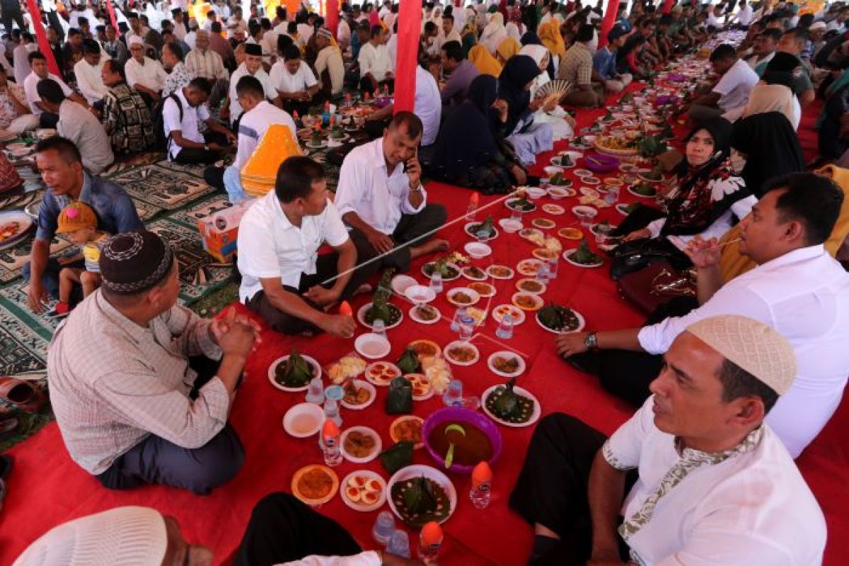Ribuan warga Banda Aceh hadiri Maulid Nabi akbar