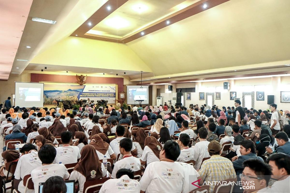 Kemenpar ajak milenial Surabaya "Go Digital" promosikan pariwisata