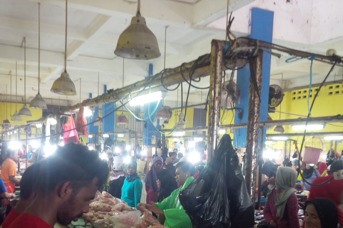 Pantai sekitar pasar Syariah Sasa butuh pembangunan pelabuhan