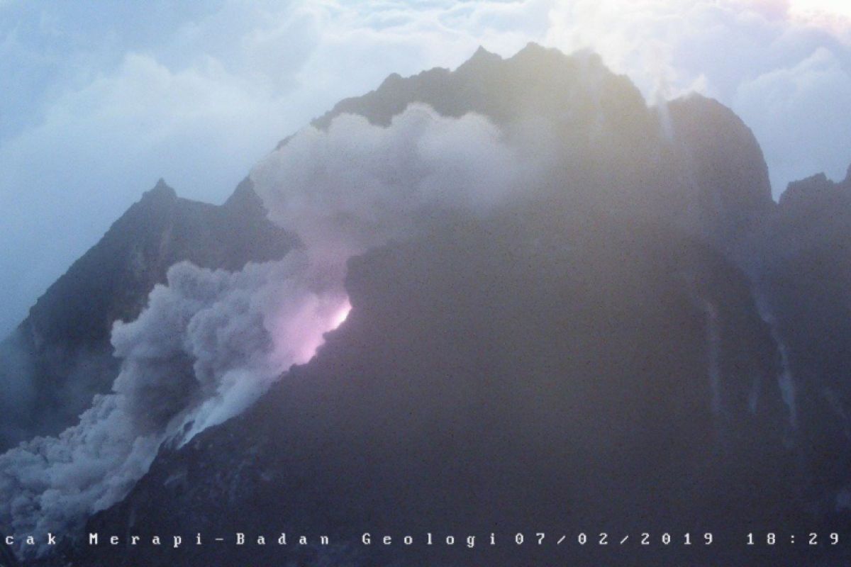 Gunung Merapi keluarkan awan panas guguran Kamis petang