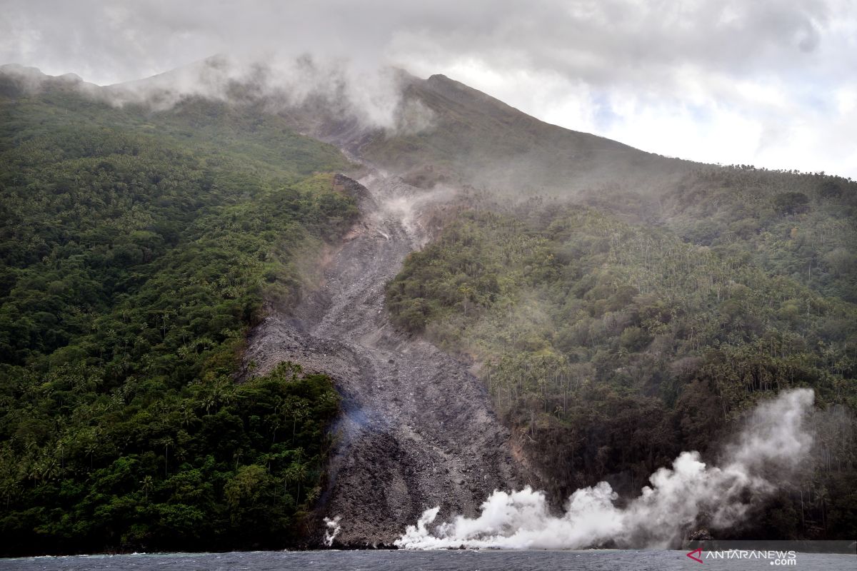 17 KK diungsikan akibat aktivitas Gunung Karangetang