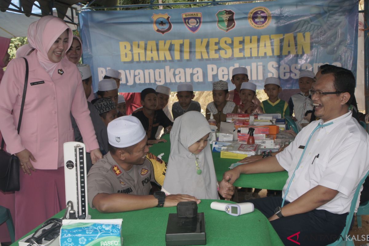 Polres HST gelar bakti sosial dan bakti kesehatan di Tilahan