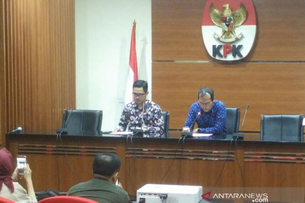 KPK geledah tiga lokasi terkait kasus dana perimbangan Pegunungan Arfak