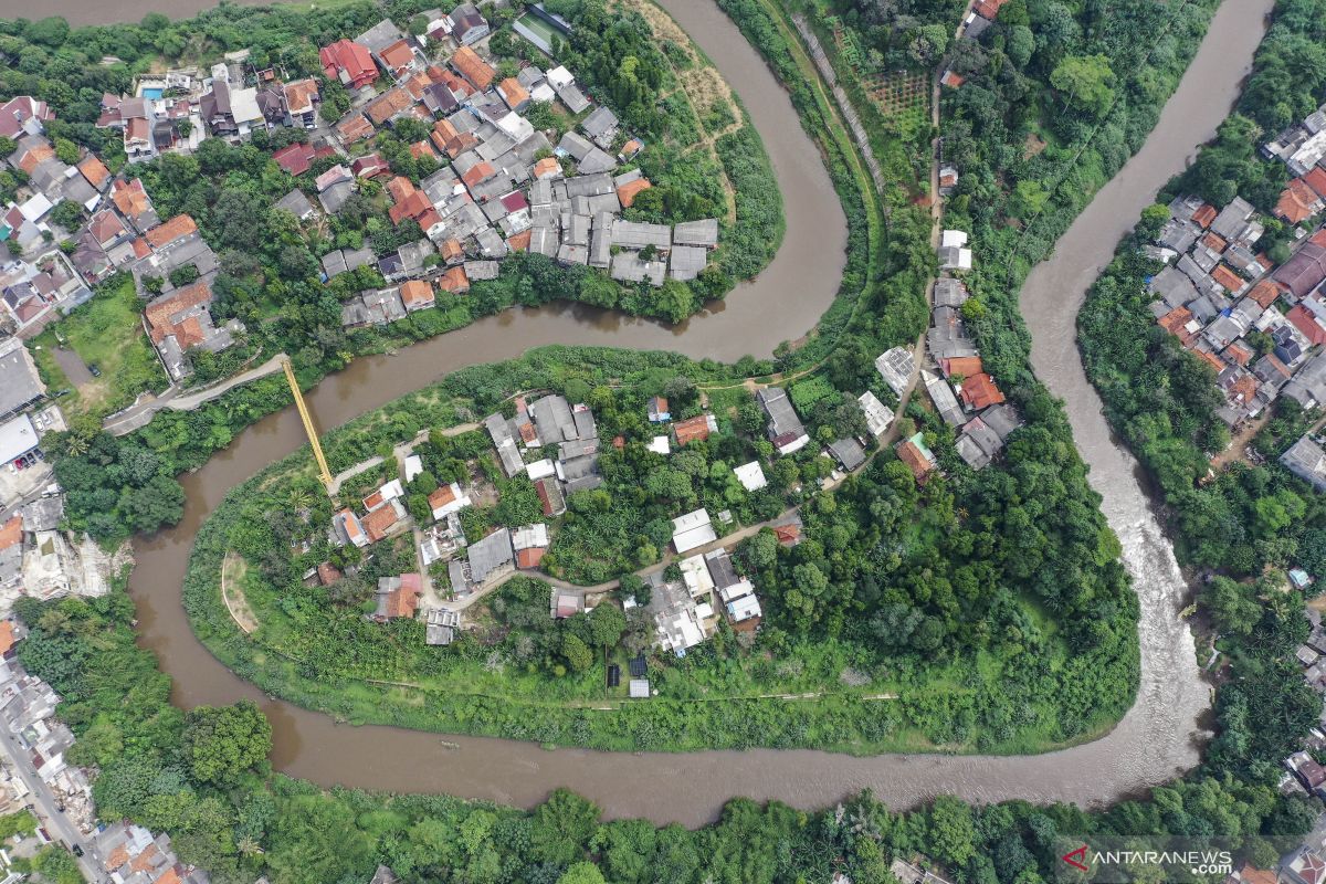 Riza Patria pastikan proyek normalisasi sungai tetap bergulir