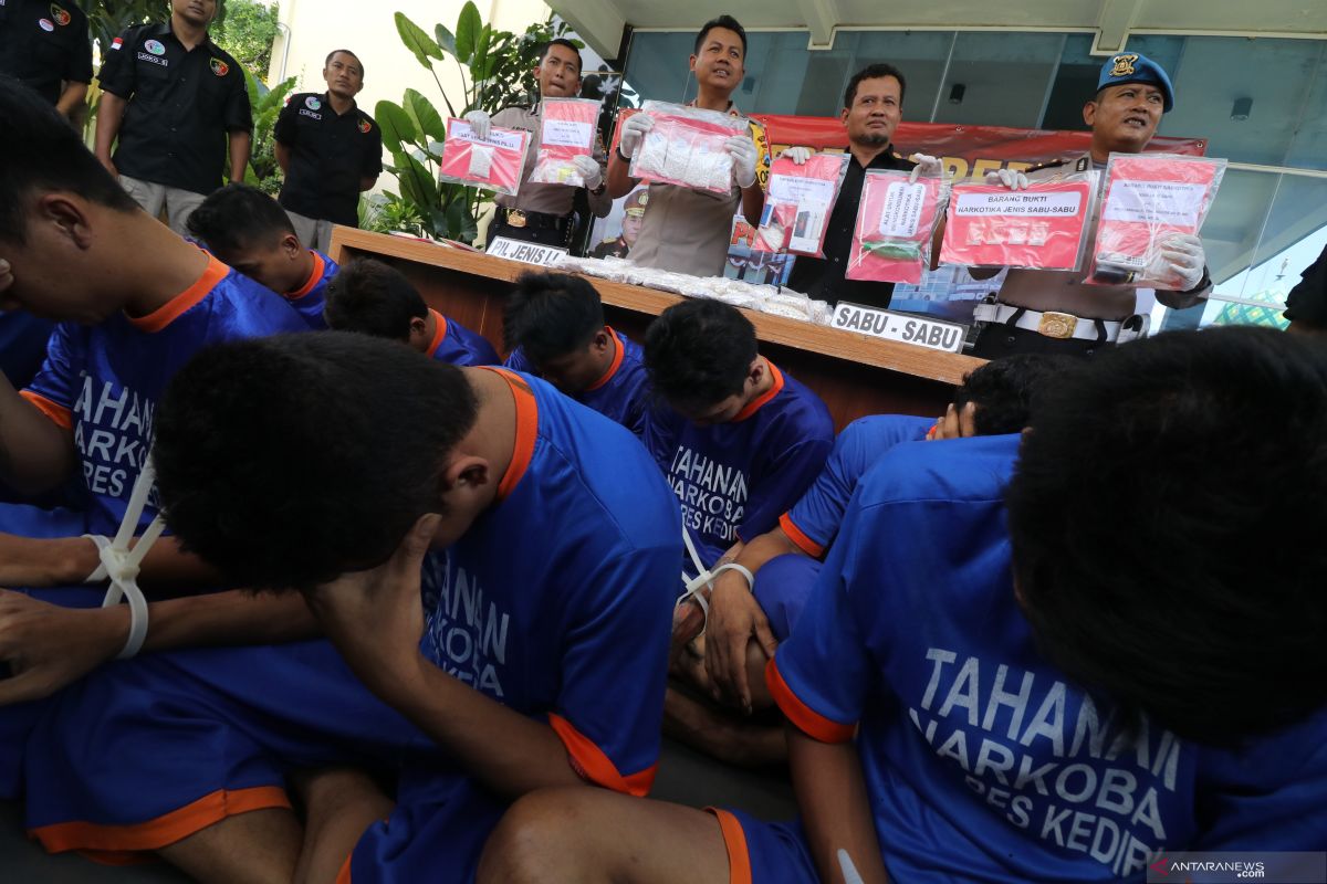 Polres Ngawi tangkap enam tersangka peredaran narkoba dan pil koplo