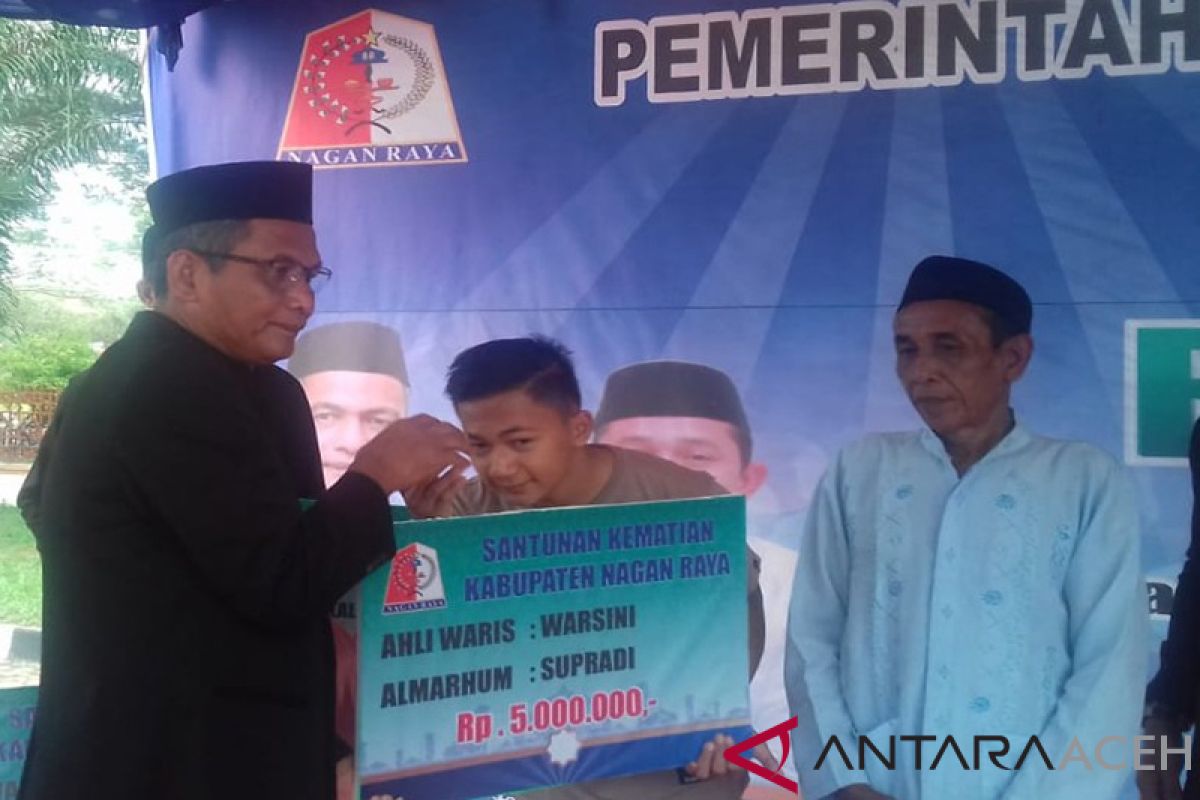 Pemkab Nagan Raya mulai serahkan santunan kematian, ini besarannya