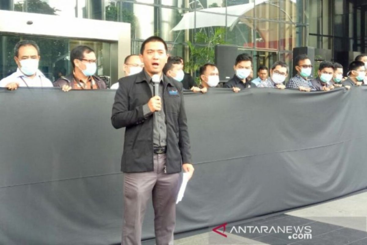 Wadah Pegawai KPK bentuk rantai manusia sebagai solidaritas atas kasus penganiayaan