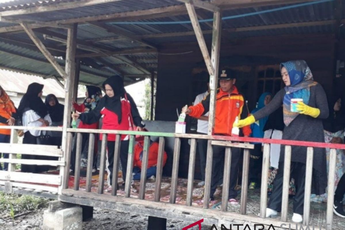 PKK Tanjungbalai ciptakan kampung warna warni