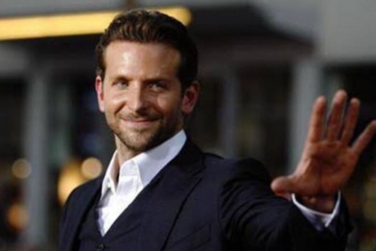 Bradley Cooper mengaku malu tidak masuk nominasi sutradara terbaik Oscar