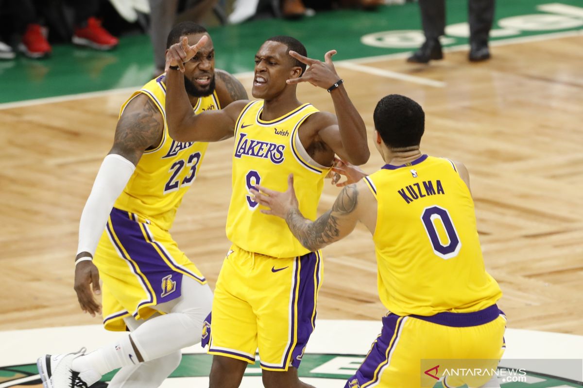 Point guard LA  Lakers Rajon Rondo bakal absen 6-8 pekan akibat jempol tangannya patah