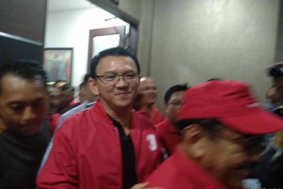 Di Bali, Ahok resmi jadi kader PDI Perjuangan