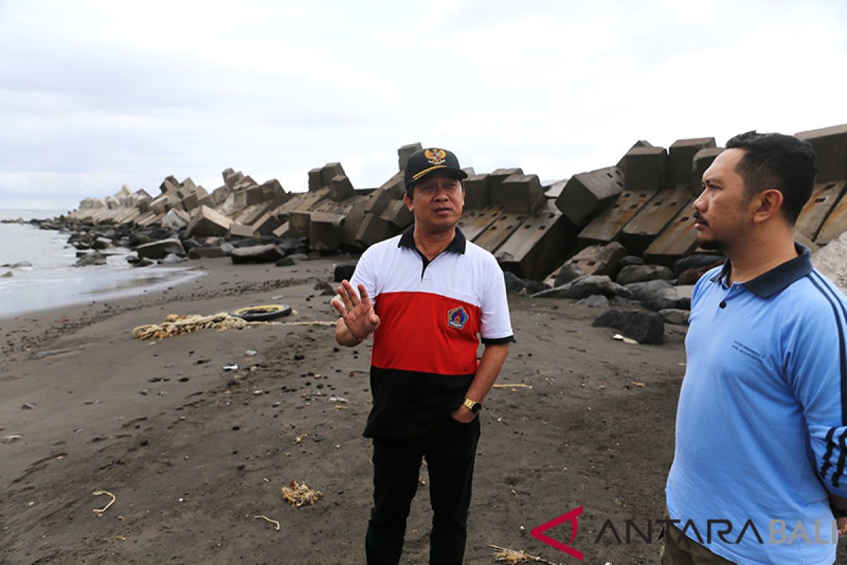 Bupati Klungkung kunjungi proyek mengendarai Trail