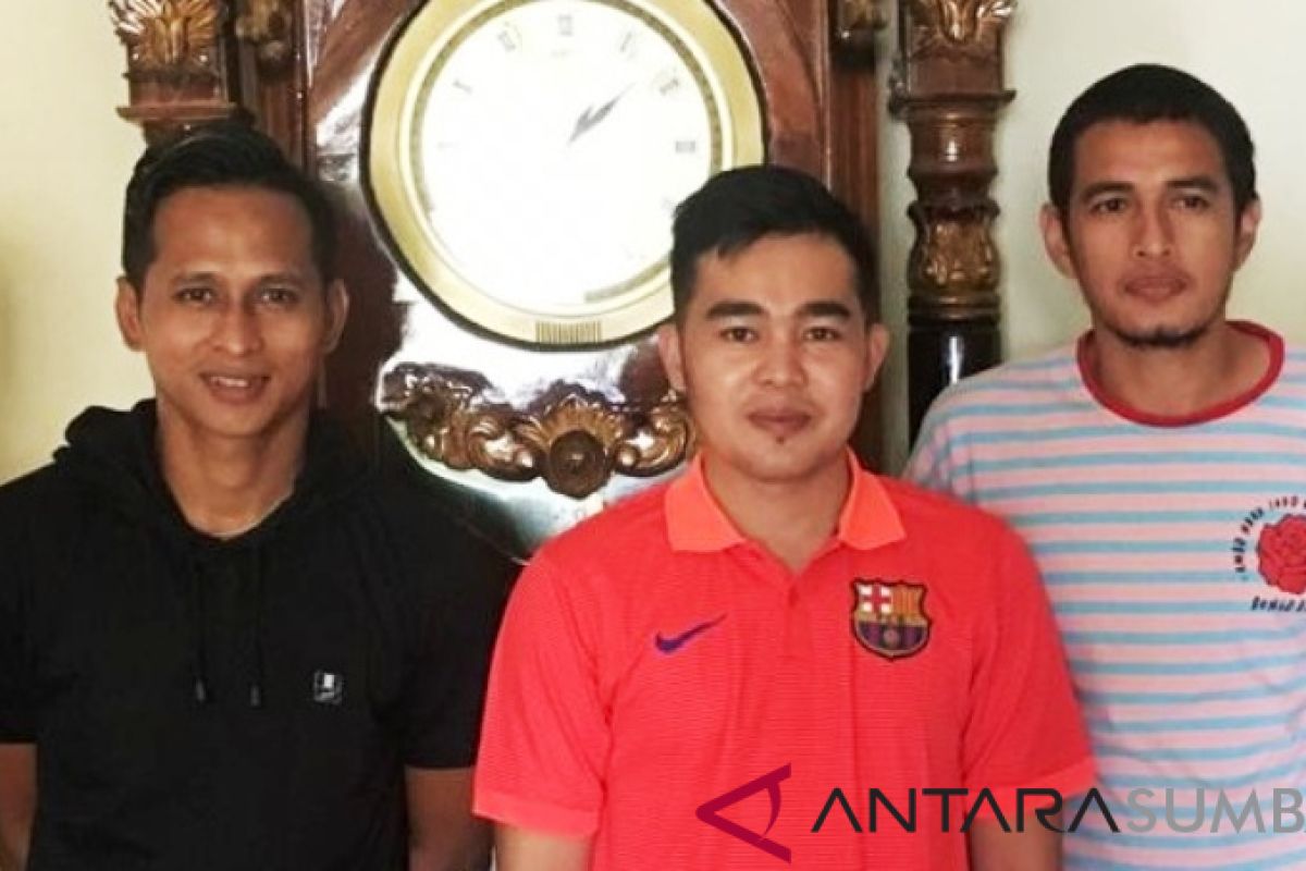 Hengki Ardiles dan Mardiono semarakan turnamen antardaerah di Dharmasraya