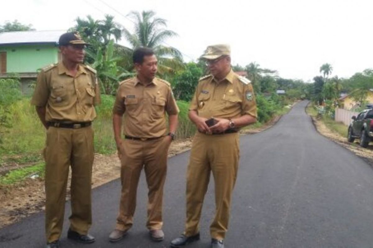 Dinas PUPR  Sarolangun akan susun perencanaan penggunaan karet untuk pengaspalan