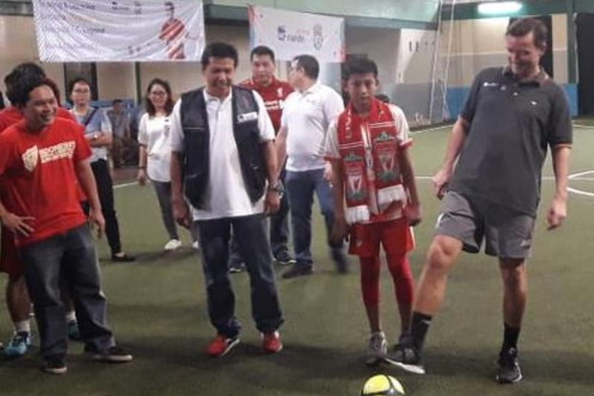 Legenda Liverpool Smicer inspirasi anak-anak