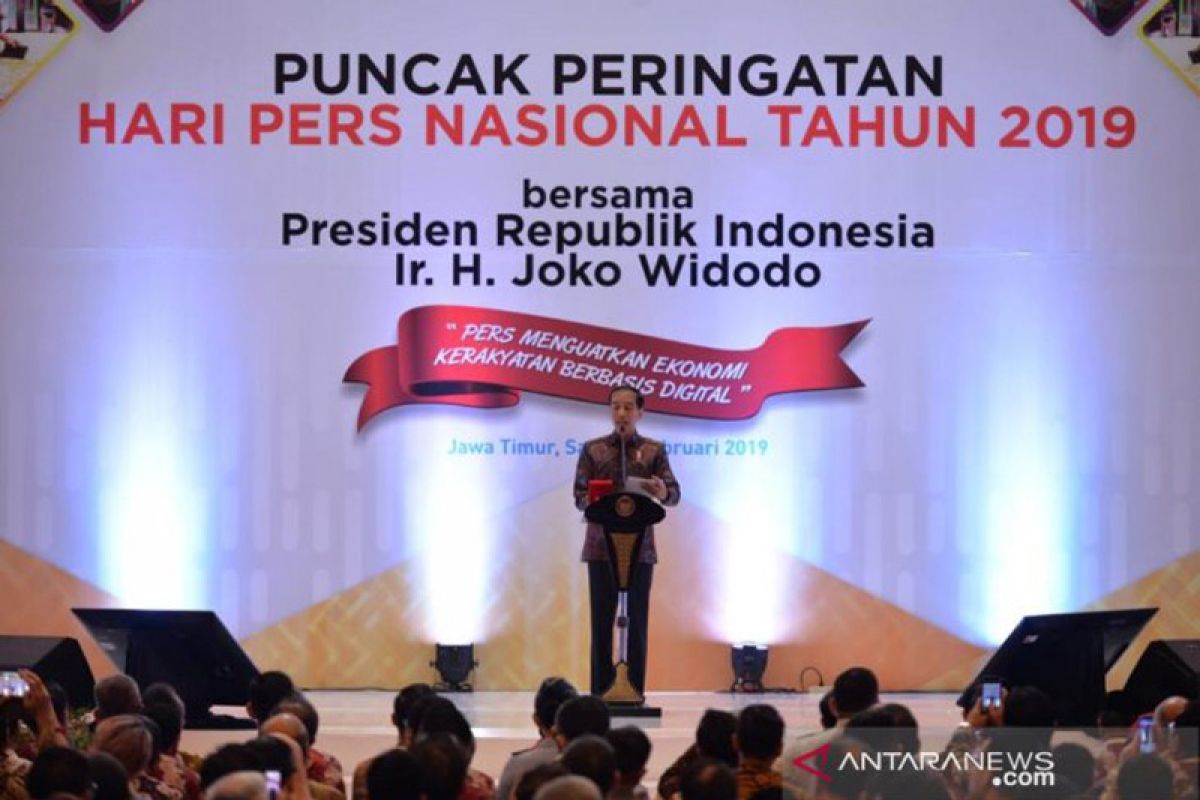 Presiden Jokowi : Masyarakat lebih percaya media konvensional dibanding medsos