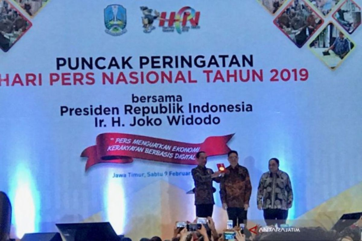 Presiden Joko Widodo terima anugerah medali kemerdekaan pers