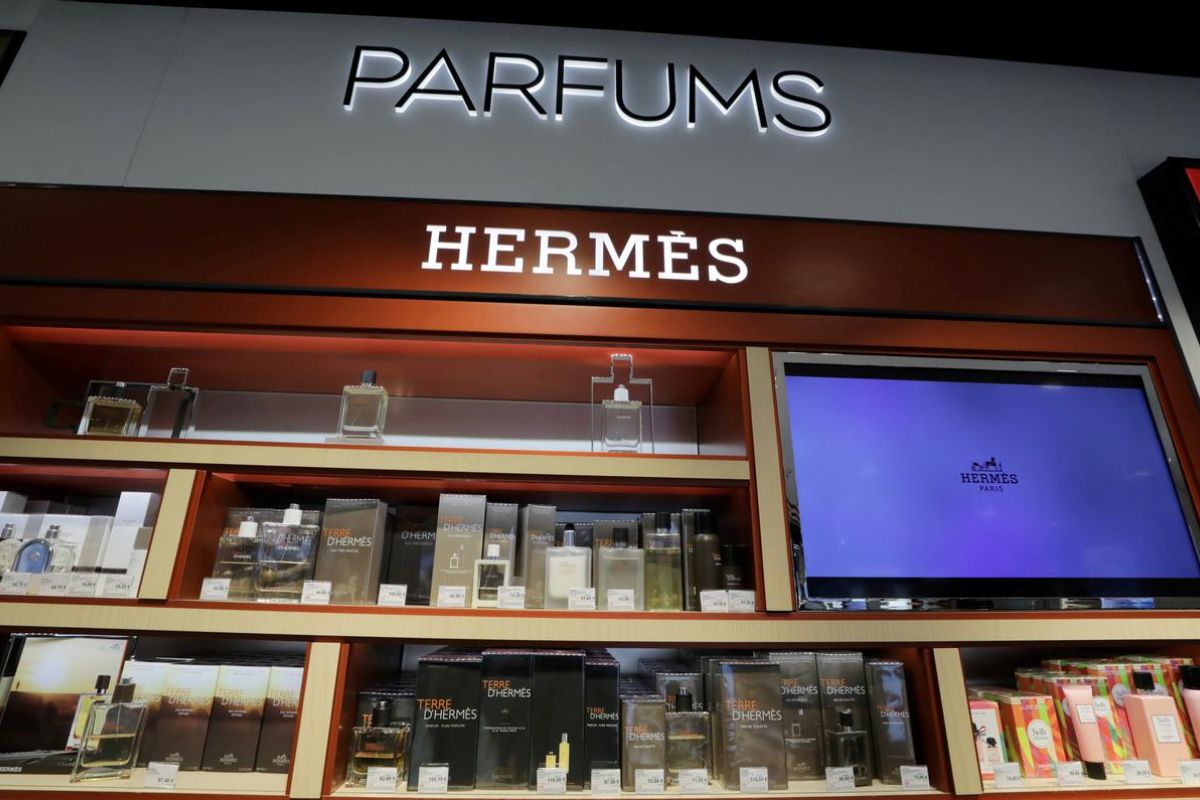 Bursa Prancis merosot, namun saham Hermes untung besar