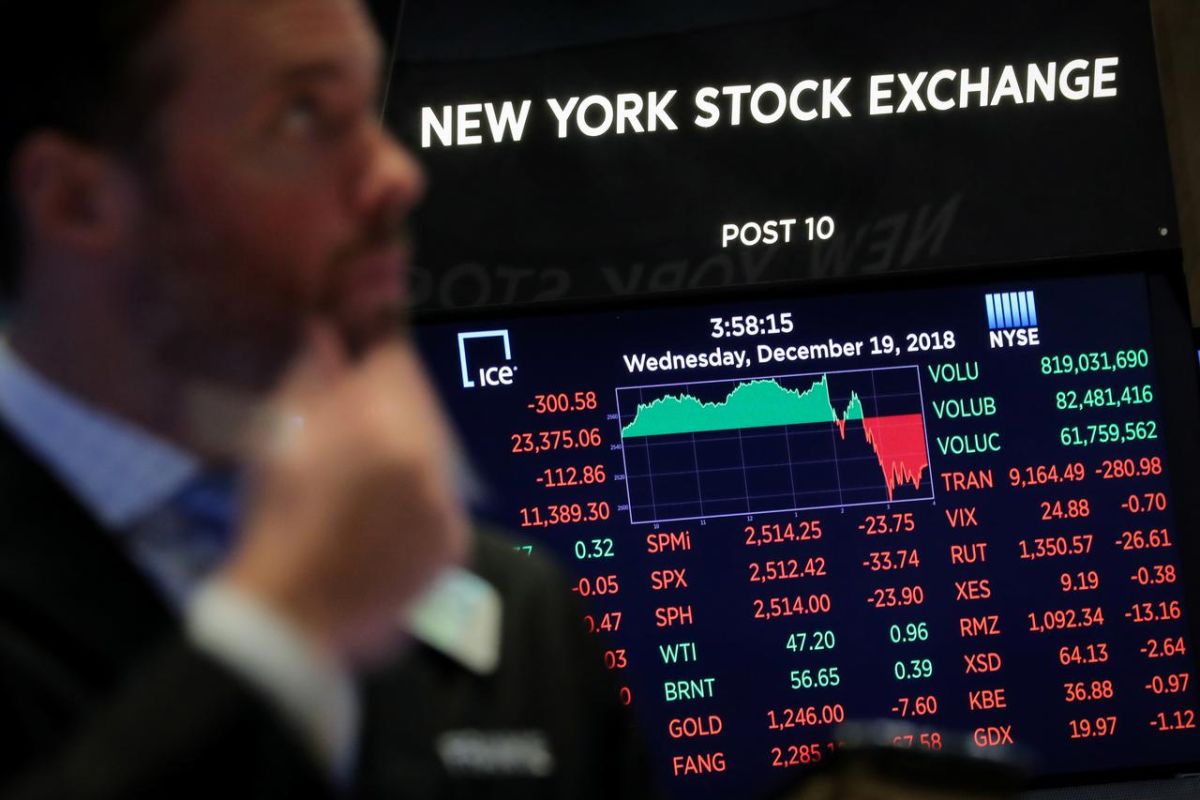 Wall Street ditutup turun, investor khawatir perdagangan global