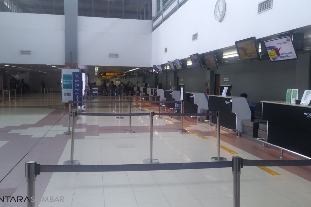 Penumpang Bandara Minangkabau berkurang 2.000 orang per hari akibat tiket mahal