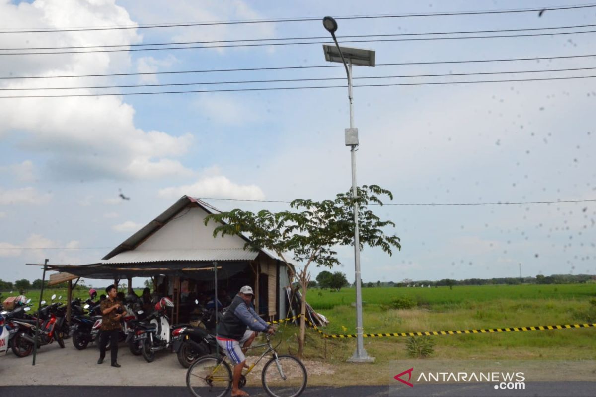 Kementerian ESDM pasang 1.200 lampu surya di Jawa Timur
