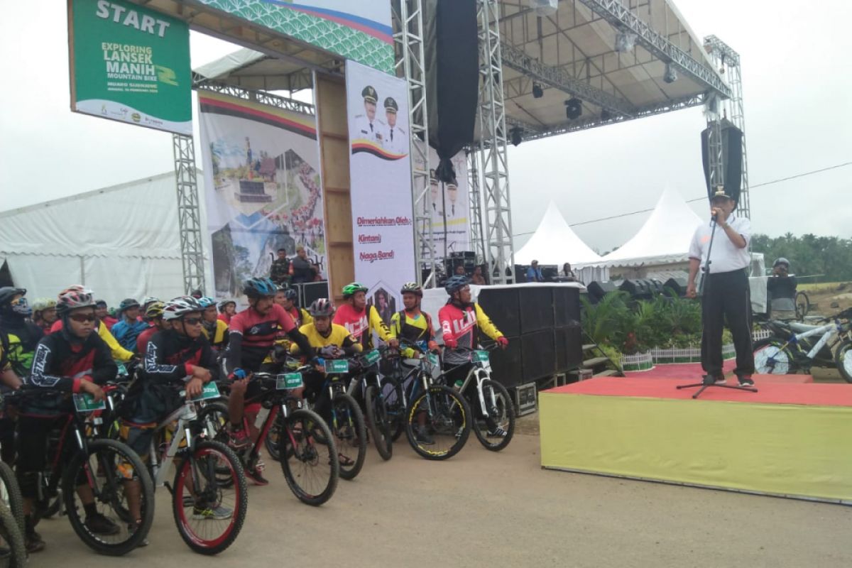 Ratusan pesepeda gunung ikuti mountain bike ekploring Lansek Manih