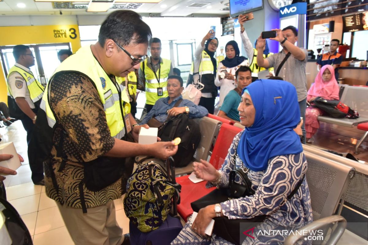 Penumpang Bandara Minangkabau keluhkan bagasi berbayar