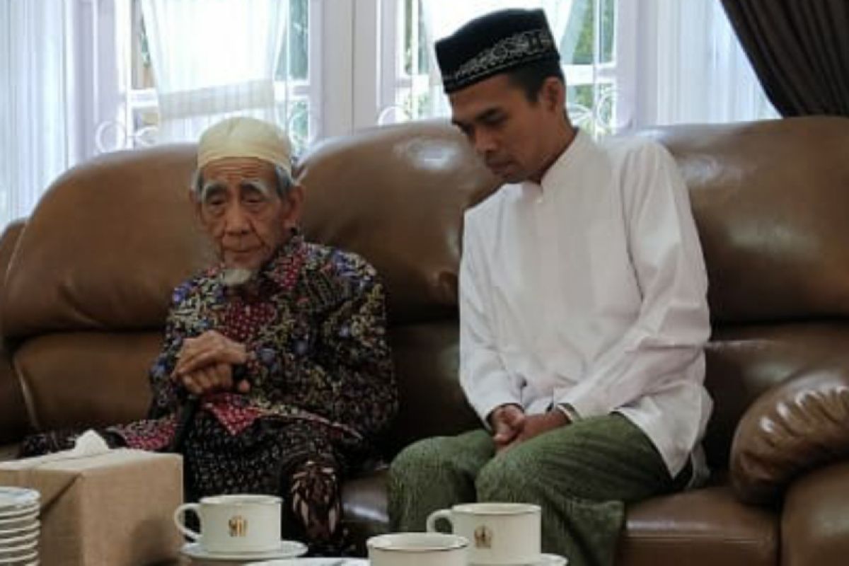 PPP minta kader shalat gaib untuk KH Maimoen Zubair