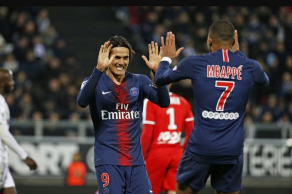 Cedera paha, Cavani absen perkuat PSG hadapi United