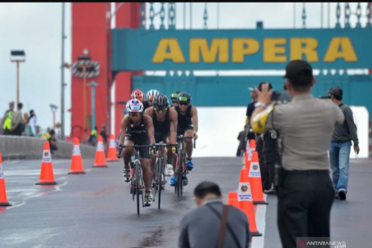 Jauhari Johan juarai Palembang Triathlon 2019