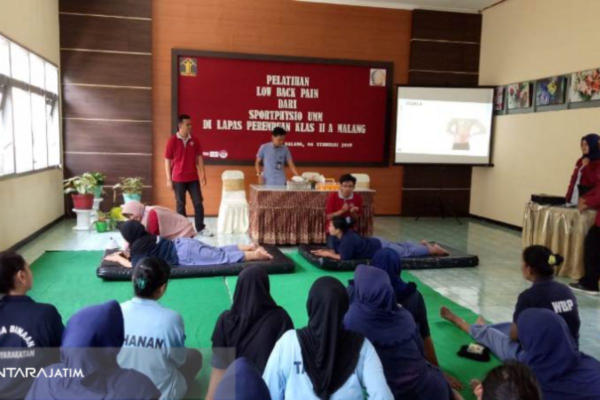 Mahasiswa Fisioterapi UMM Latih BWP Lapas Wanita Sukun Atasi Nyeri Pinggang