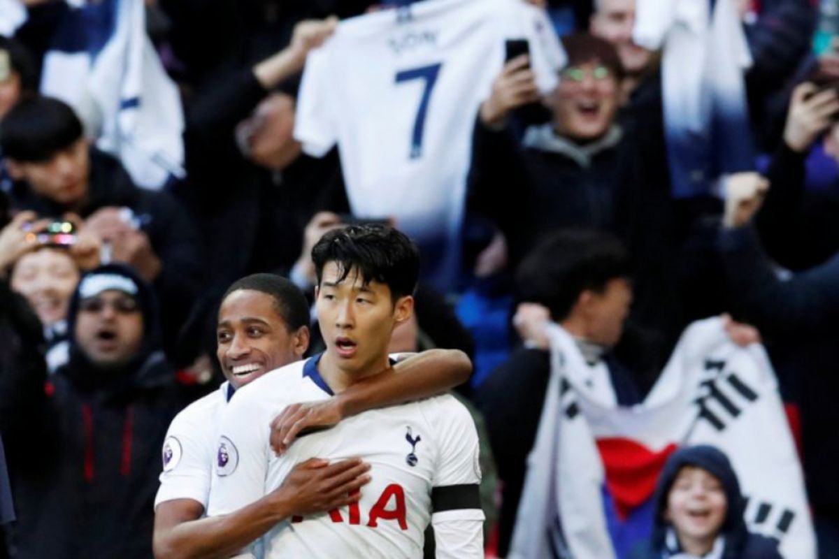 Kalahkan Leicester, Tottenham jaga peluang juara