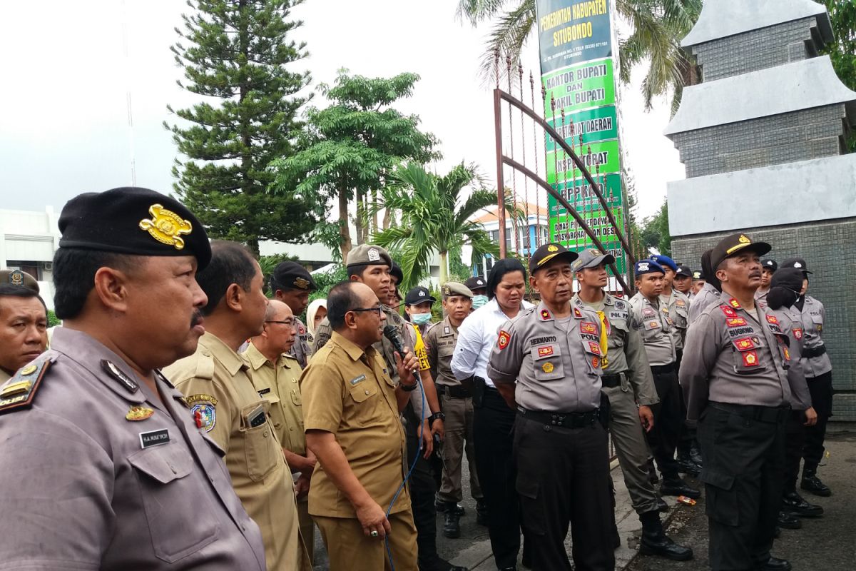 Sekda Situbondo Klarifikasi Pernyataan Terdakwa Korupsi DBHCT (Video)