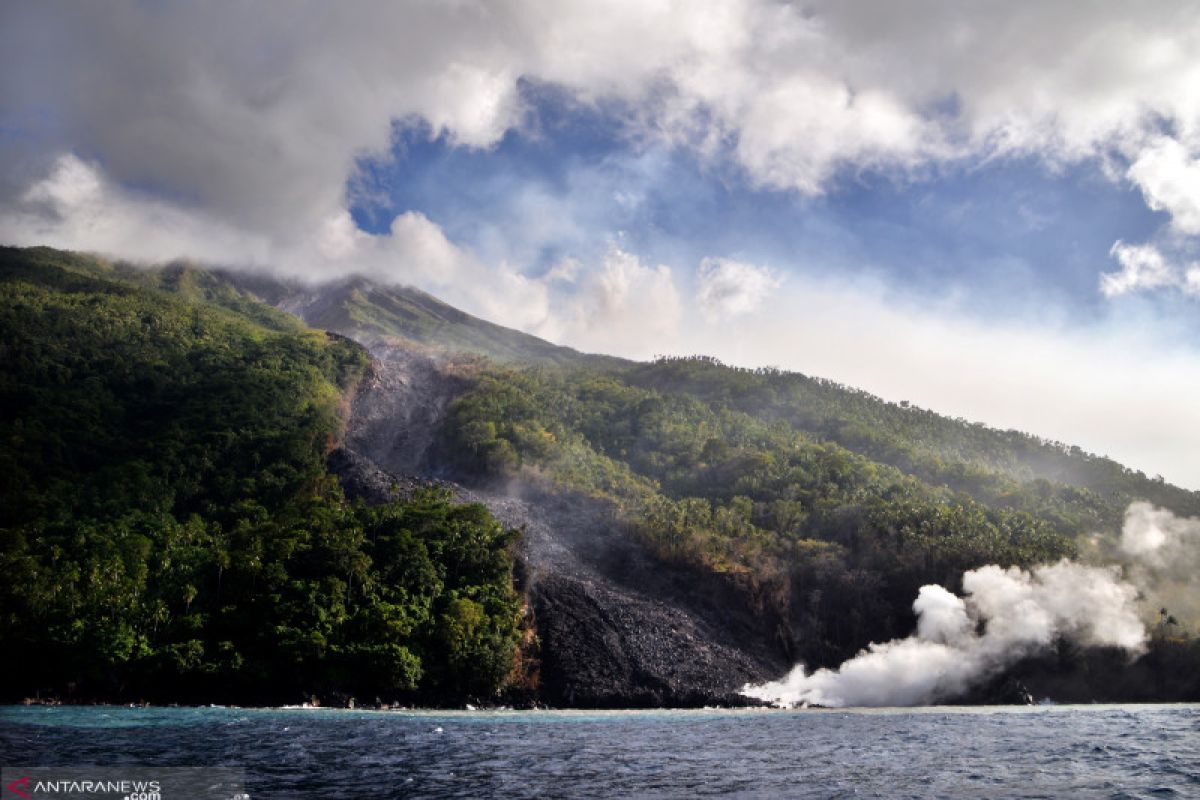 Gunung Karangetang-Sulut ditetapkan PVMBG masih bersatus siaga