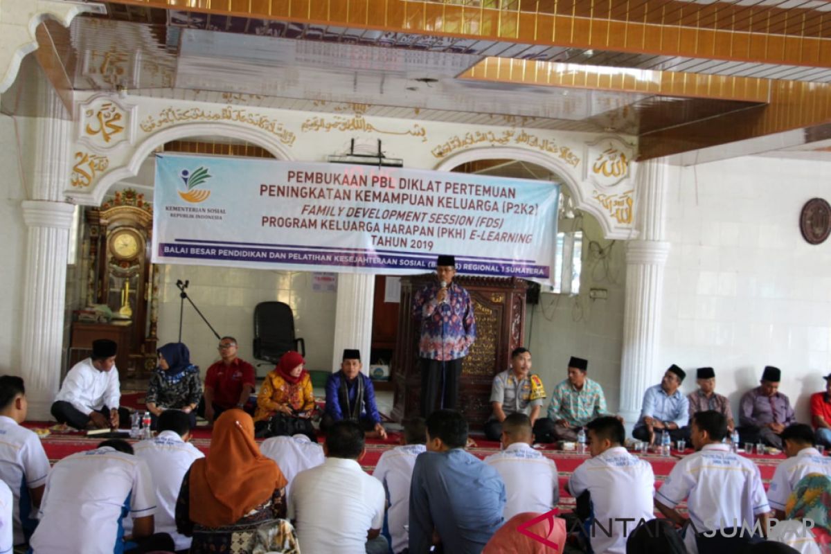 BBPPKS berikan pelatihan peningkatan kemampuan keluarga bagi pendamping PKH Solok