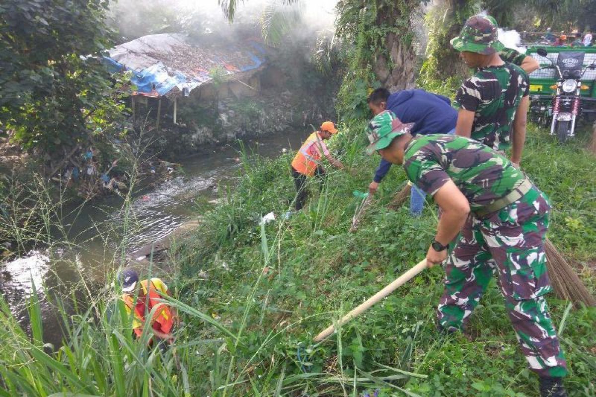 Yonkav 6/NK karya bakti peduli lingkungan