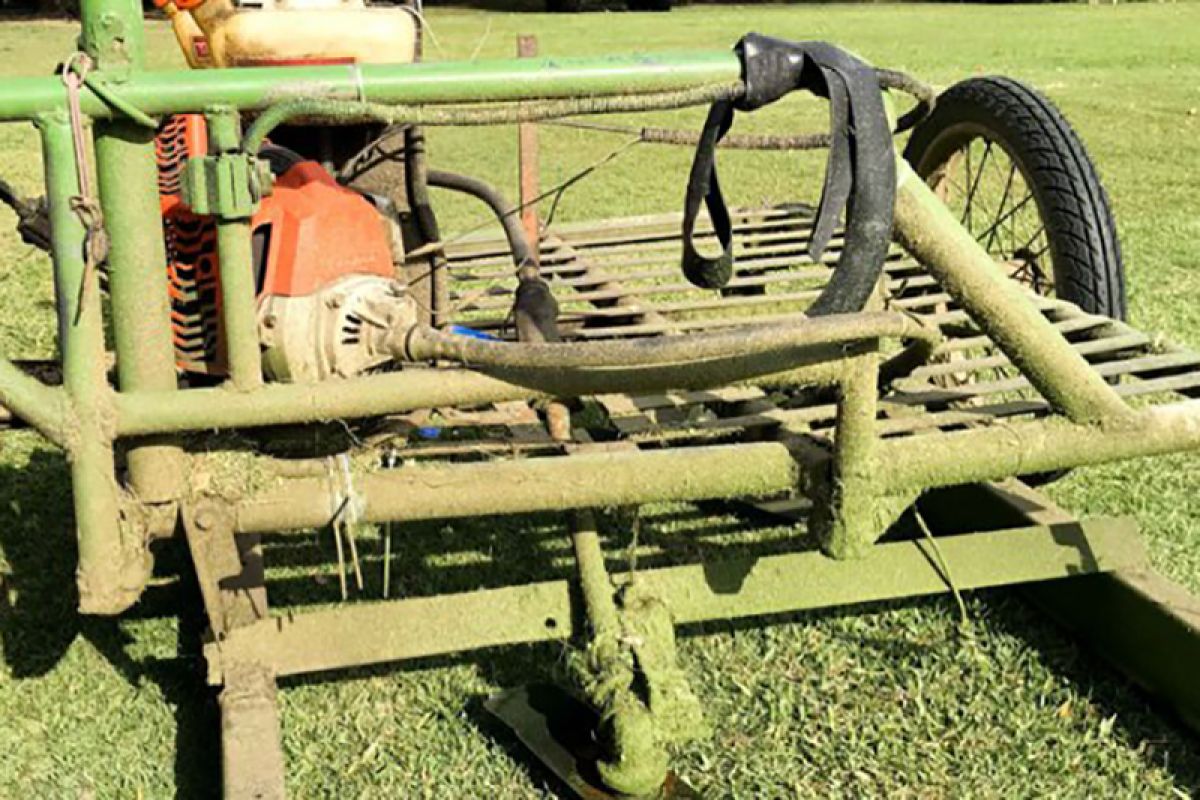 Petani kreatif di Mukomuko, modifikasi motor untuk pemotong rumput