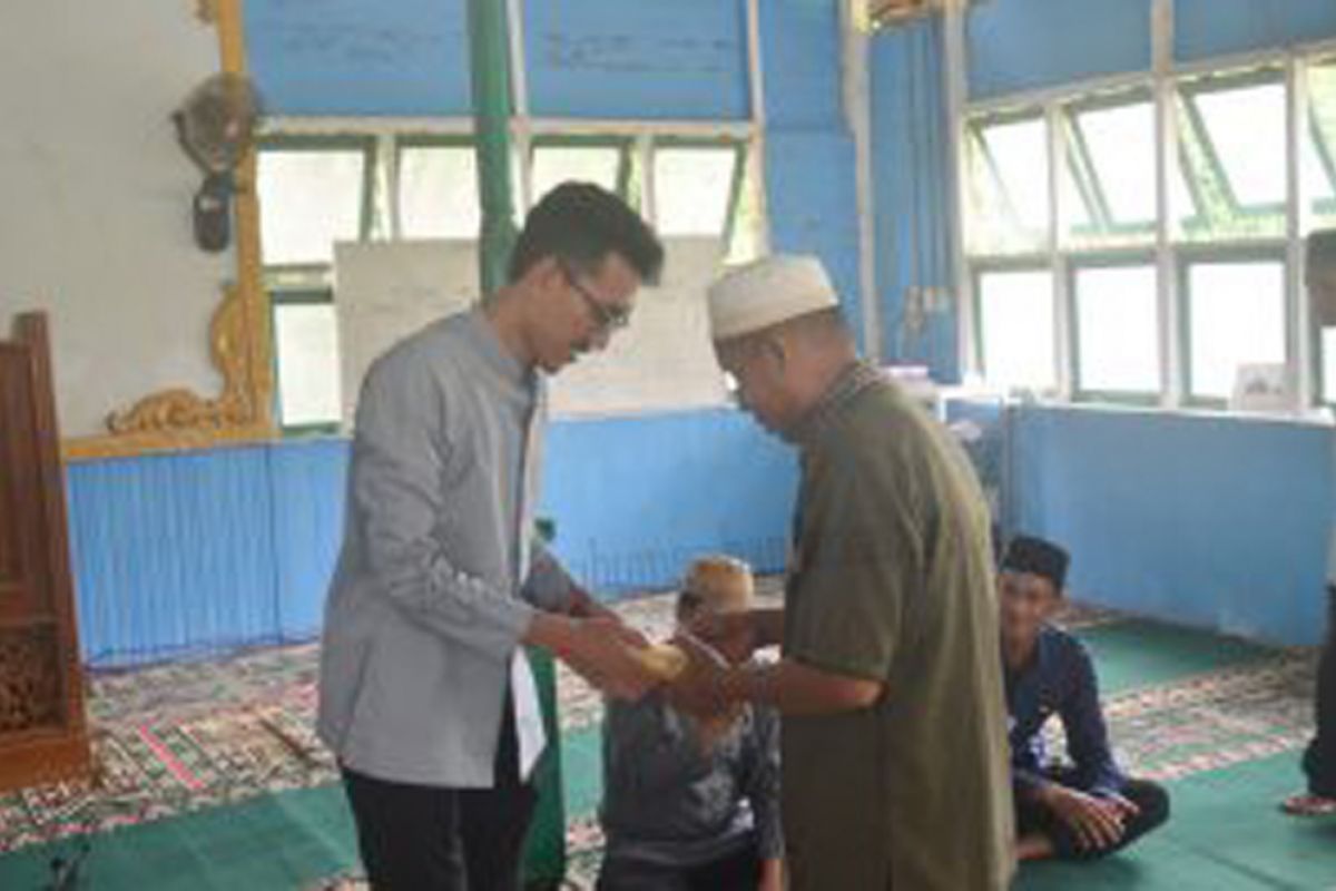 H Saidi Manyur Bantu Pembangunan Masjid