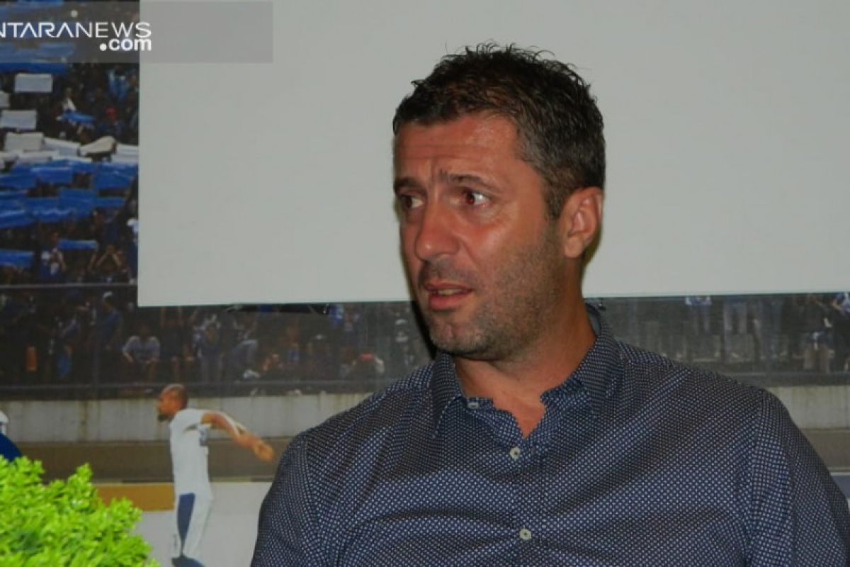 Radovic tidak permasalahkan laga Persib vs Arema diundur