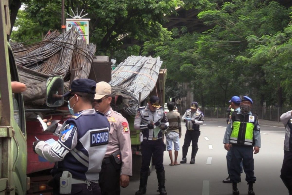 Sudinhub Jakarta Utara tindak 50 kendaraan pelanggar aturan lalu-lintas