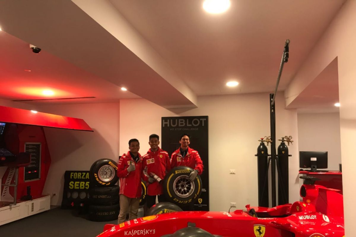 Tim Sapuangin ITS Belajar di Markas Ferrari