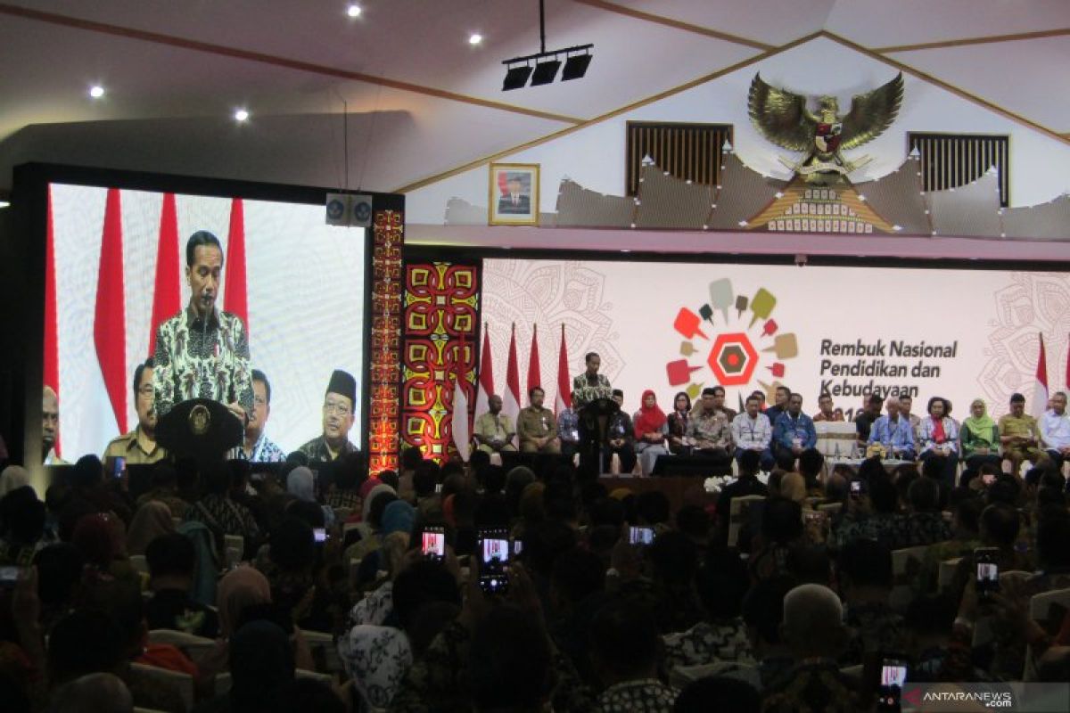 Jokowi: Guru Terampil Harus Lebih Besar Dibanding Yang Normatif